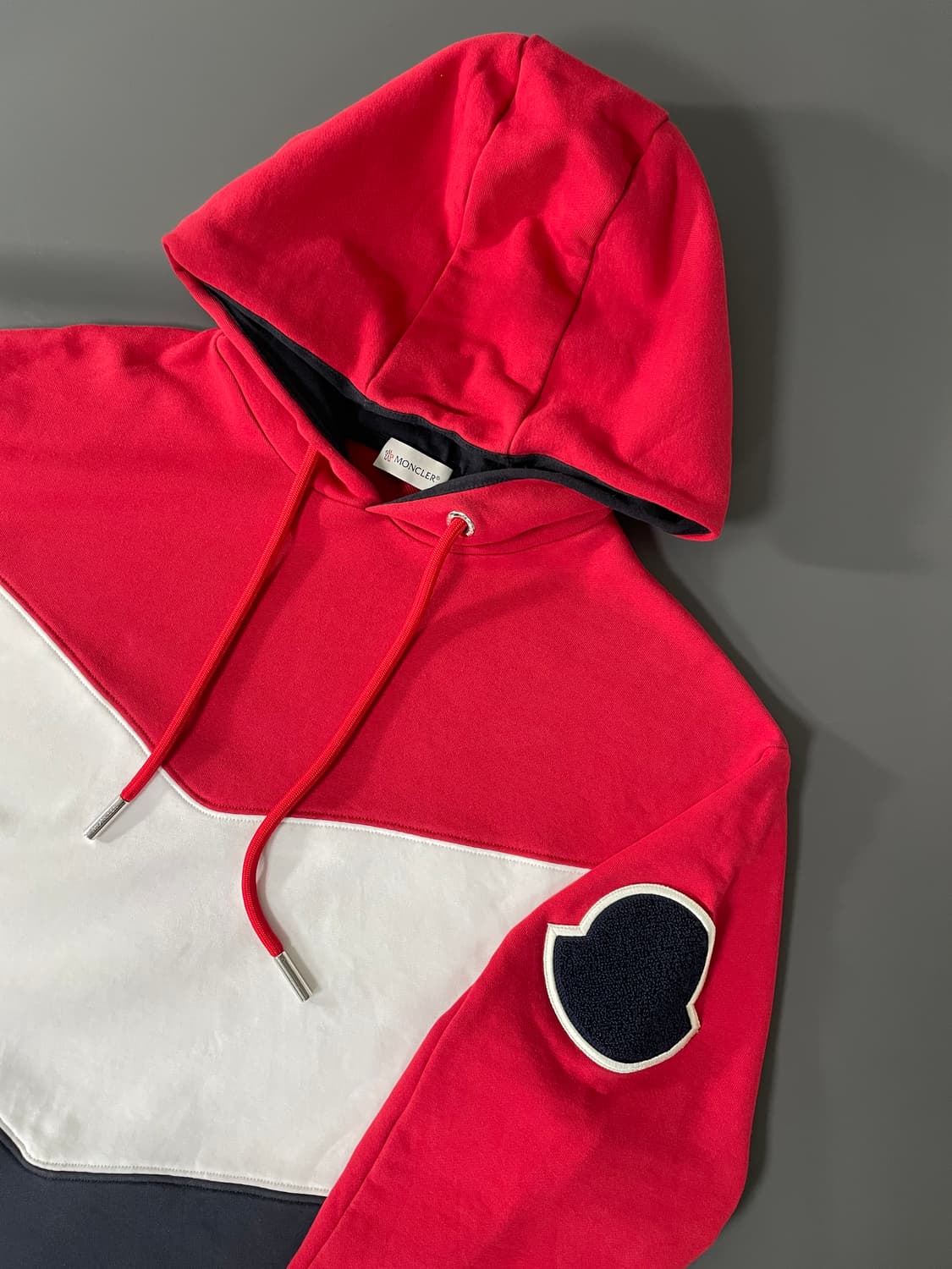 몽클레르 코튼 블랙와펜 쉐브론 블록 포인트 후드 상품이미지4