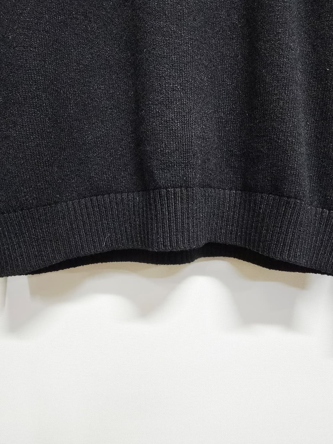 루이까스텔 블랙/레드 방풍 반집업 니트100 상품이미지7