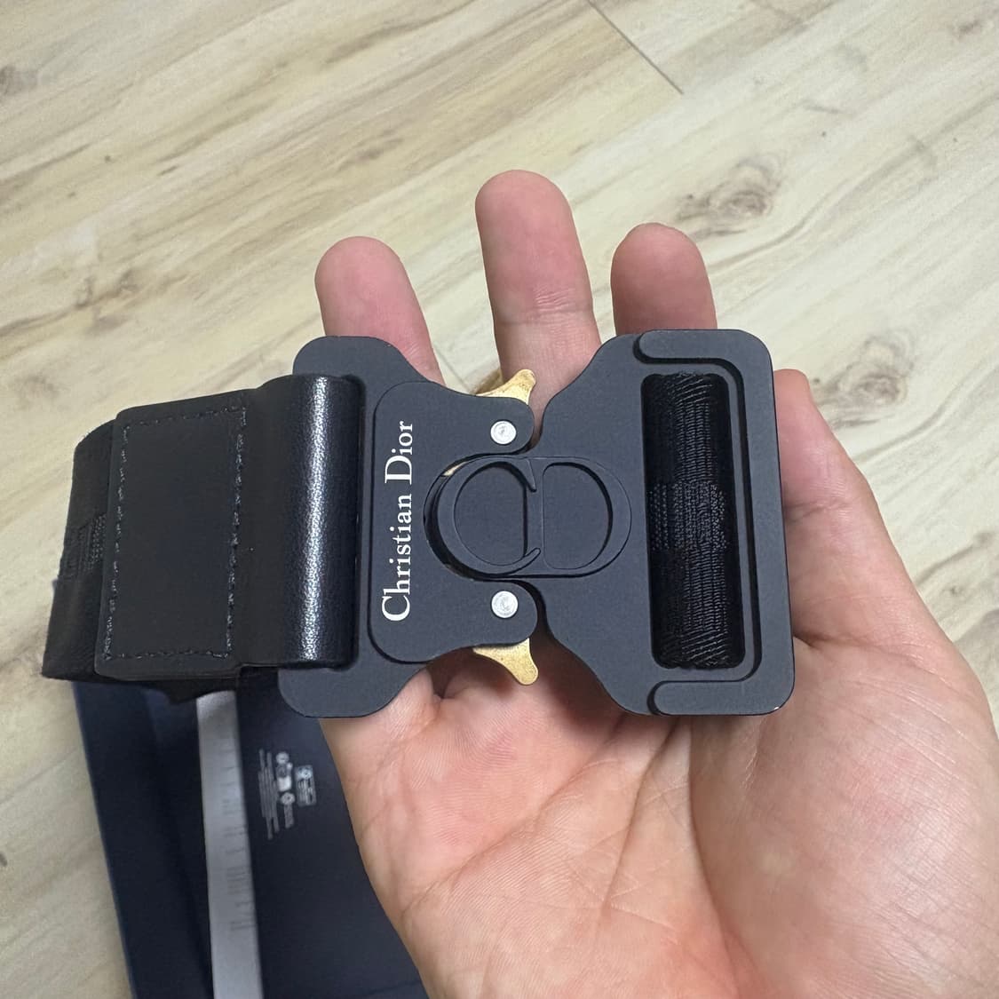 [한정판/백화점판/새상품급] 디올 골드 새들백 상품이미지5