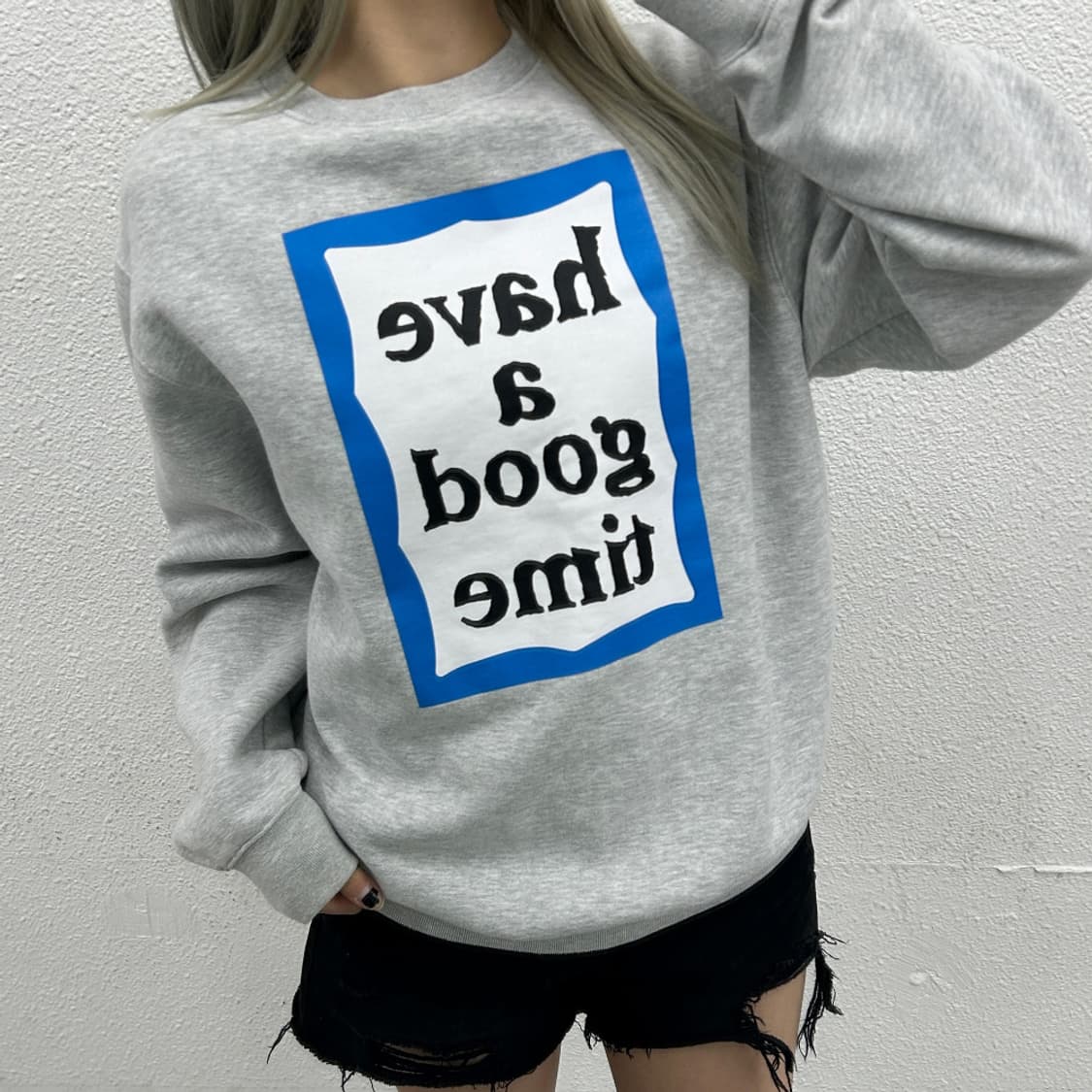 해브어굿타임 블루 센터로고 그레이 맨투맨 L 상품이미지1