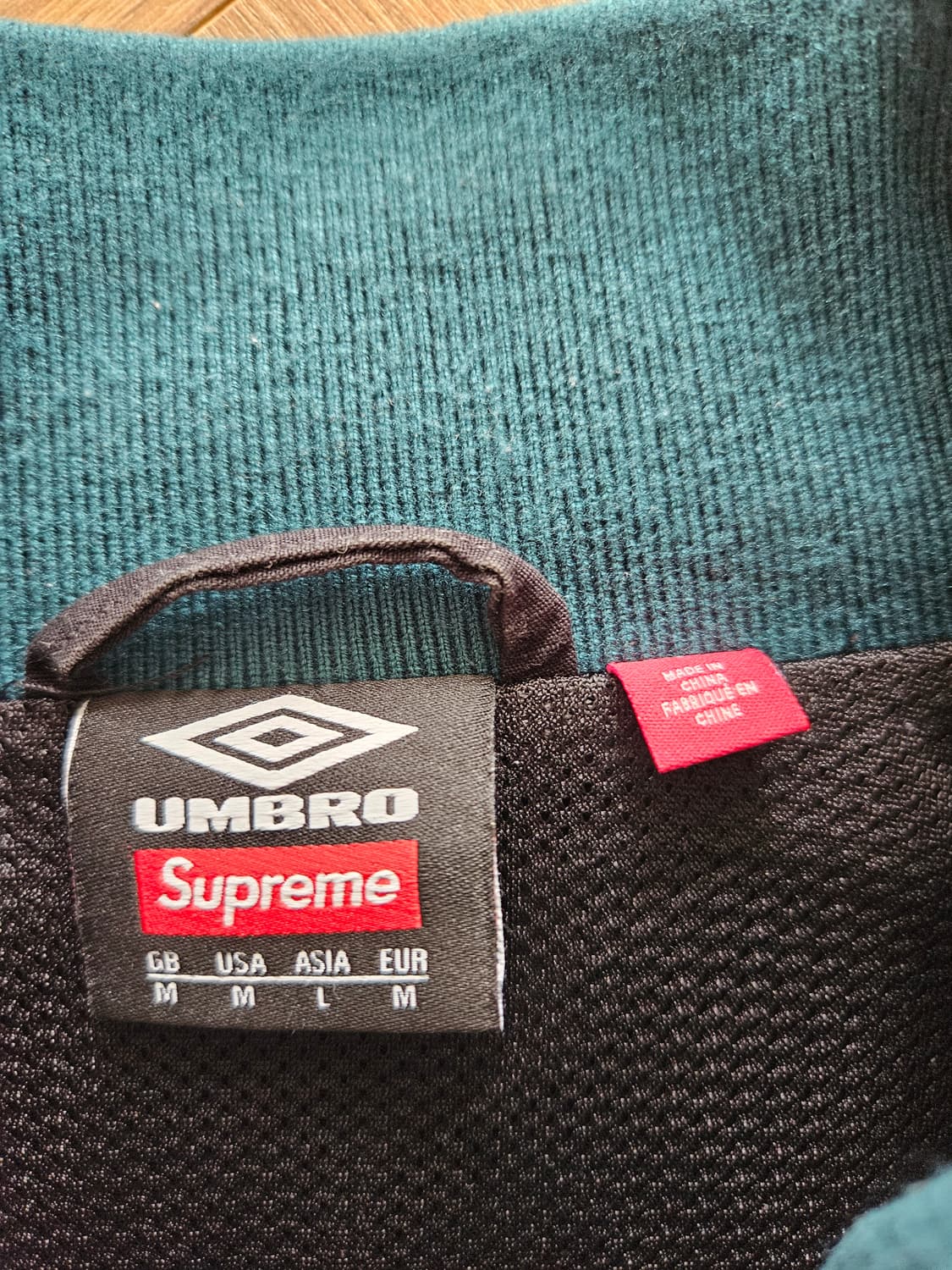 슈프림 x 엄브로 코튼 립스탑 트랙 자켓 블랙 M- 23FW 상품이미지3