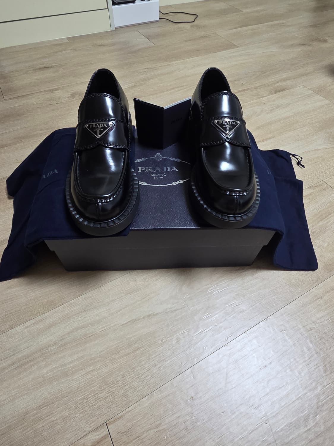 프라다 초콜릿 로퍼 상품이미지1