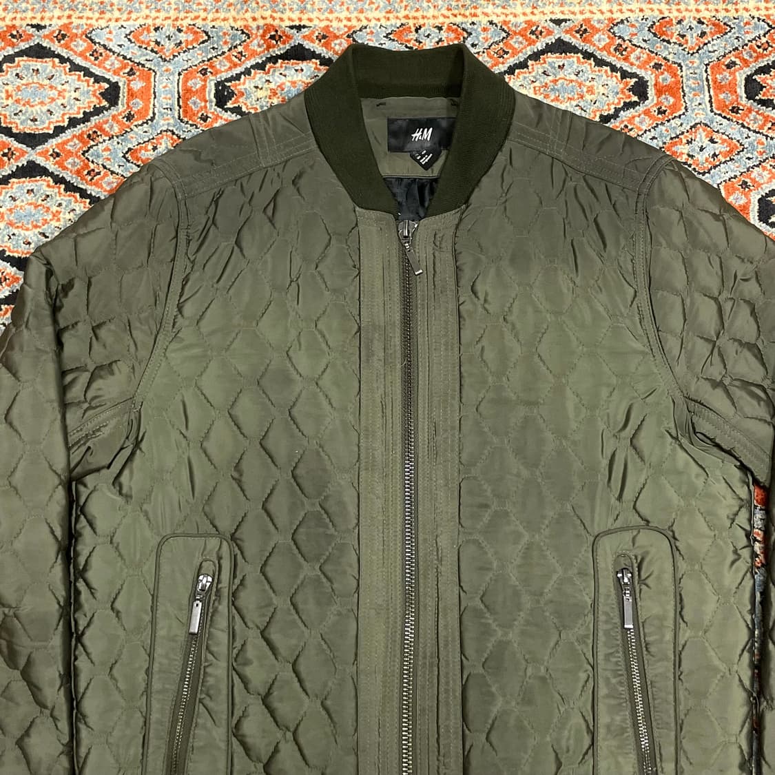 H&M 카키 퀼팅 항공점퍼 남성100/40R 상품이미지2