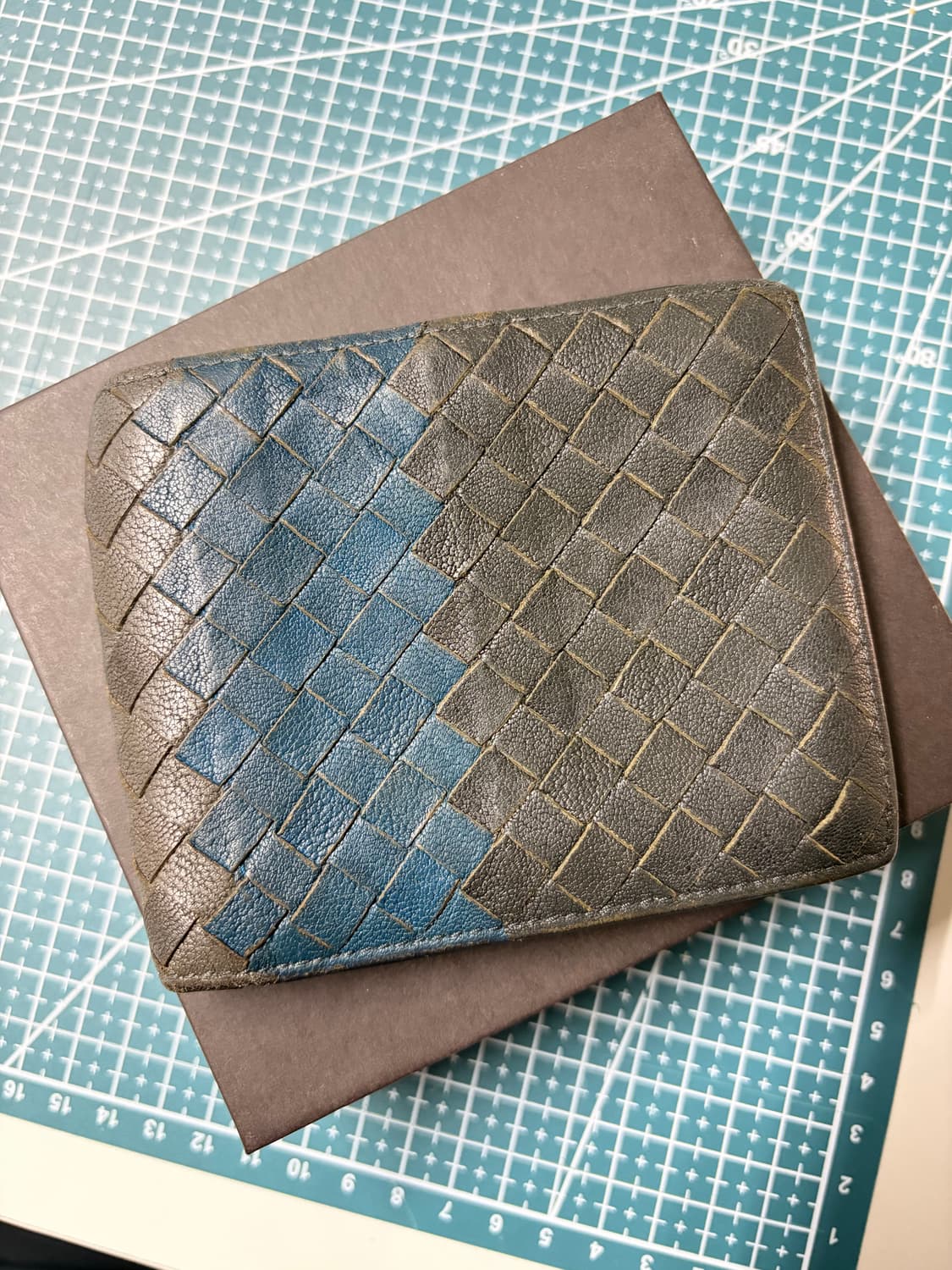 보테가베네타 인트레치아토 반지갑 / 바이컬러 / 저렴판매 상품이미지1