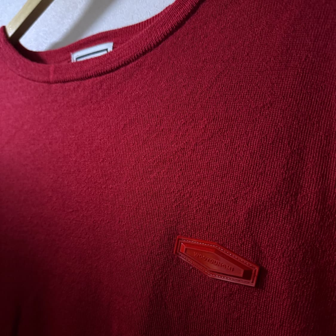 우영미 오버핏 로고 니트 다크레드 50 (남성 100-105정도) 상품이미지6