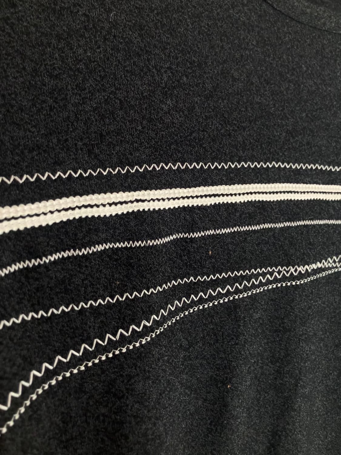 스티치 디테일 롱슬리브 상품이미지3