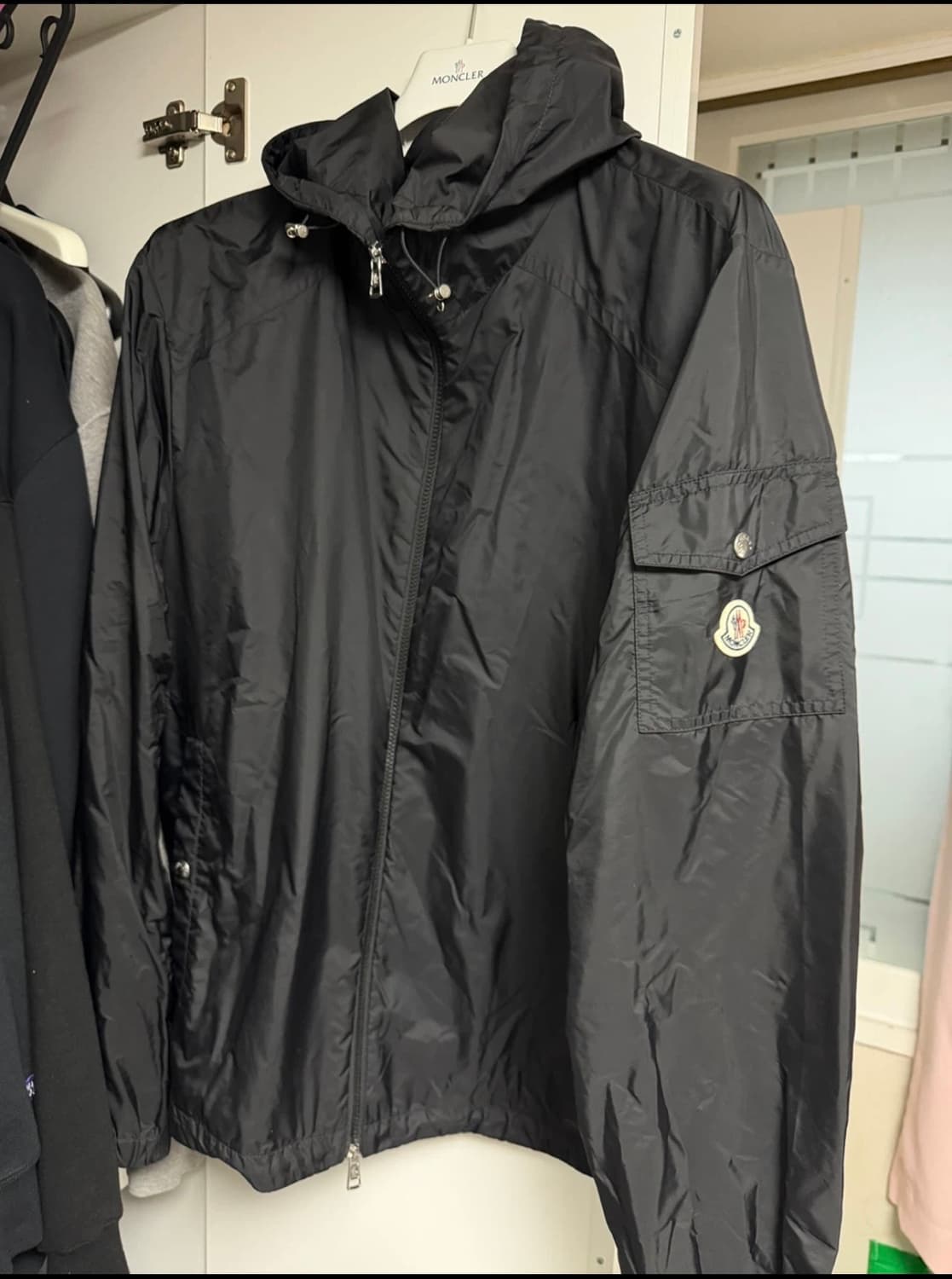24ss몽클레어 에티아슈 바람막이 팝니다 5사이즈 상품이미지1