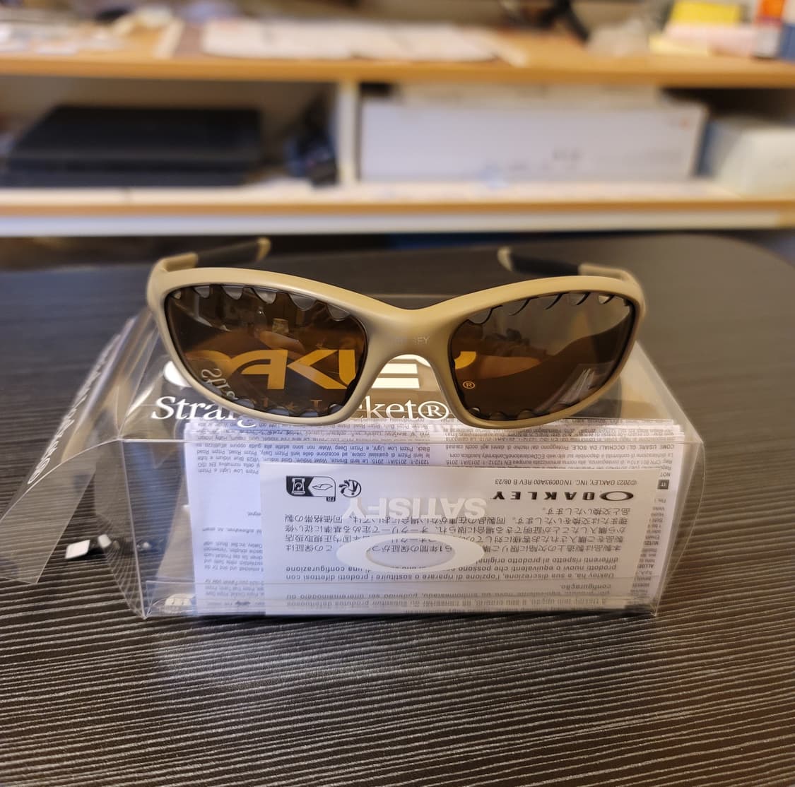 오클리 새티스파이 스트레이트 자켓 매트 터레인 탄 상품이미지1