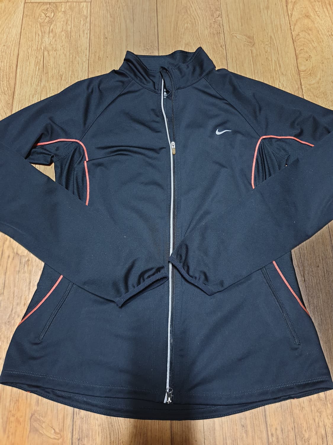 1061 나이키 운동복 집업 90 사이즈입니다 상품이미지2