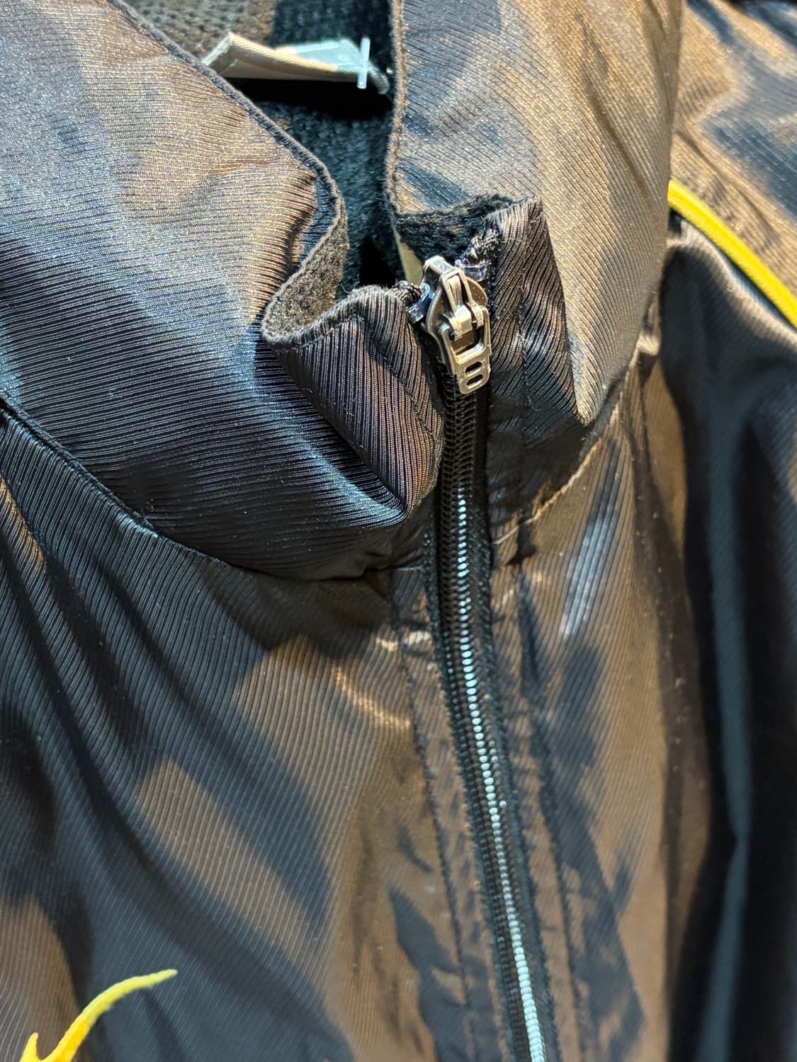 L 나이키 스우시 골드라인 글로시 나일론 자켓 상품이미지8