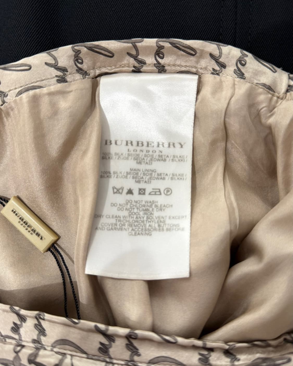 버버리 베이지 새틴 프린팅 플리츠 미디스커트 상품이미지8