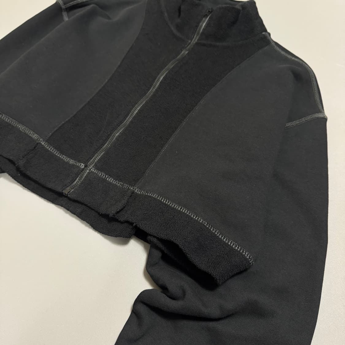 SLY JAPAN 블랙컬러 스웨트 리버스 하이넥 빅실루엣 집업 상품이미지4