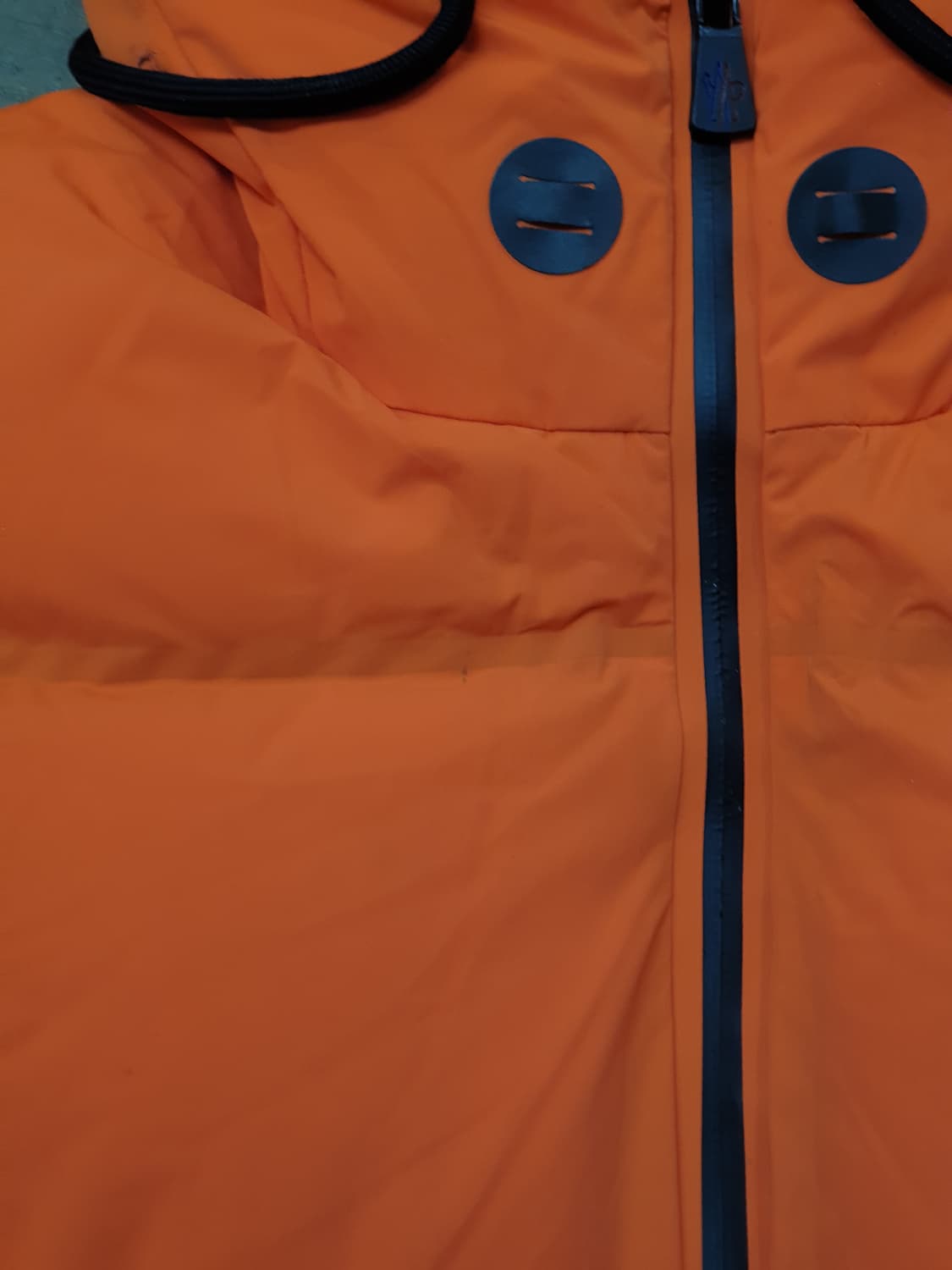 몽클레어 그레노블 구스다운 오렌지 숏패딩 상품이미지8