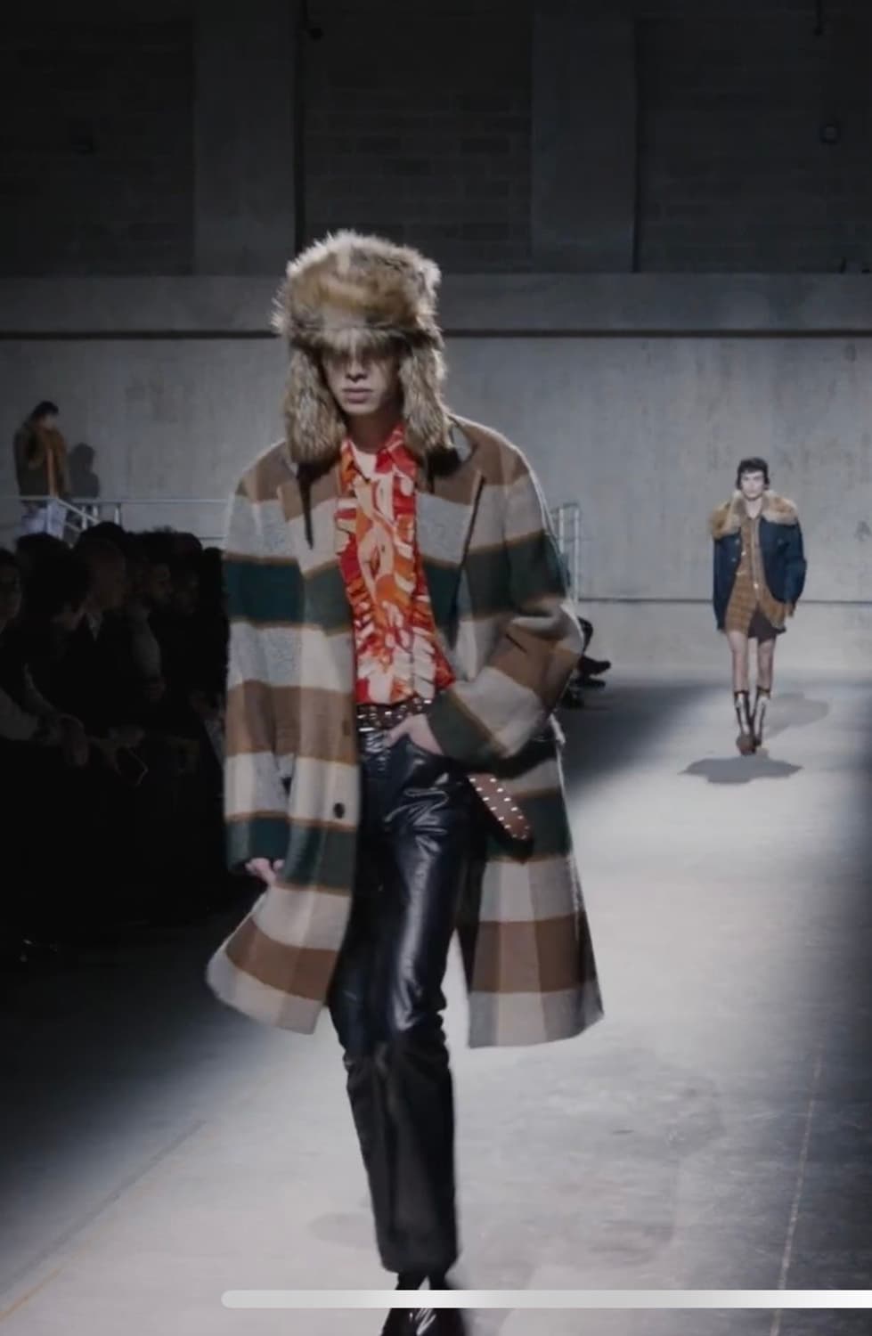 드리스 반 노튼 20fw 런웨이 코트 상품이미지1
