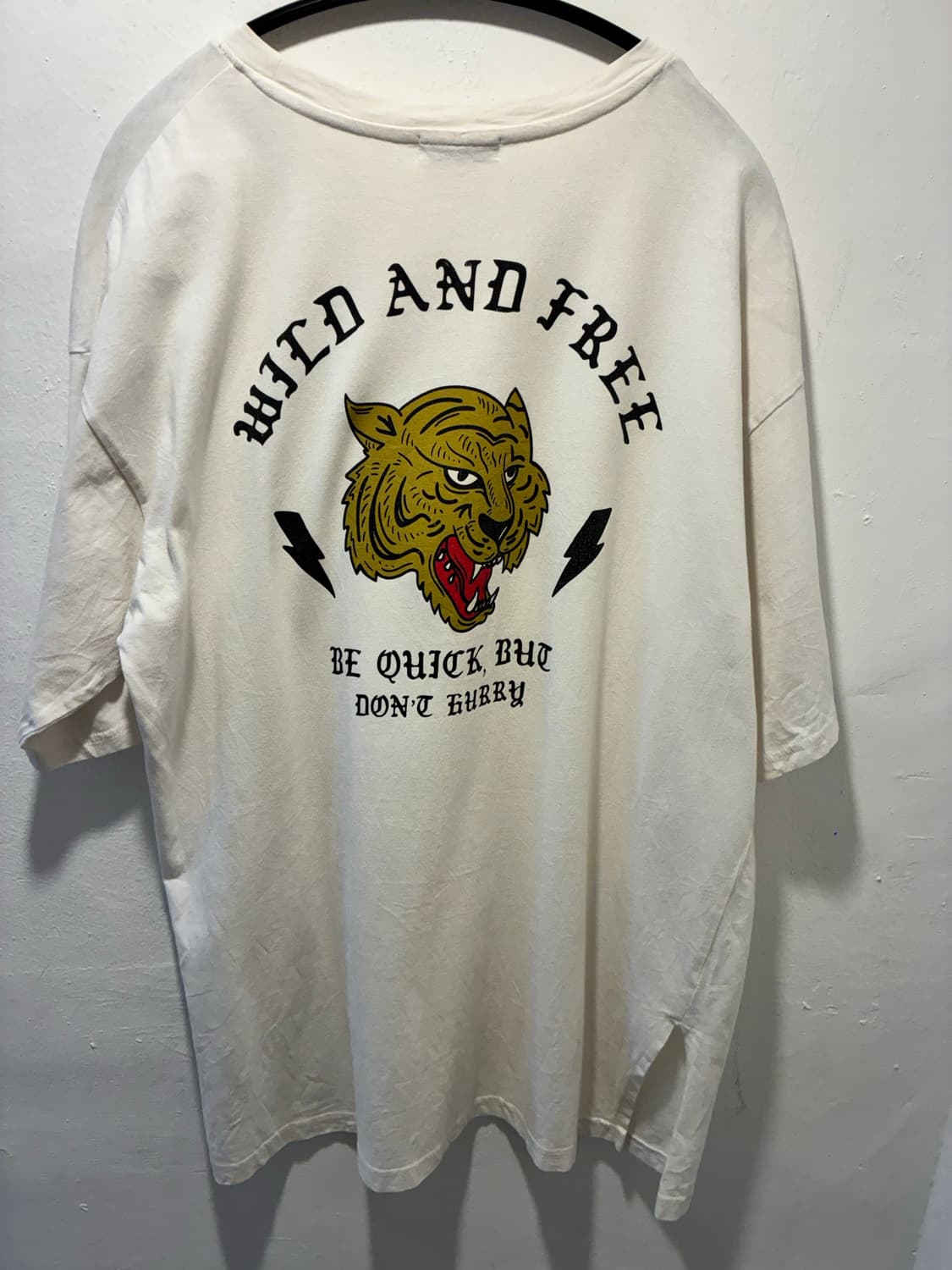 HELM 빈티지 wild tiger 절개 T 상품이미지3