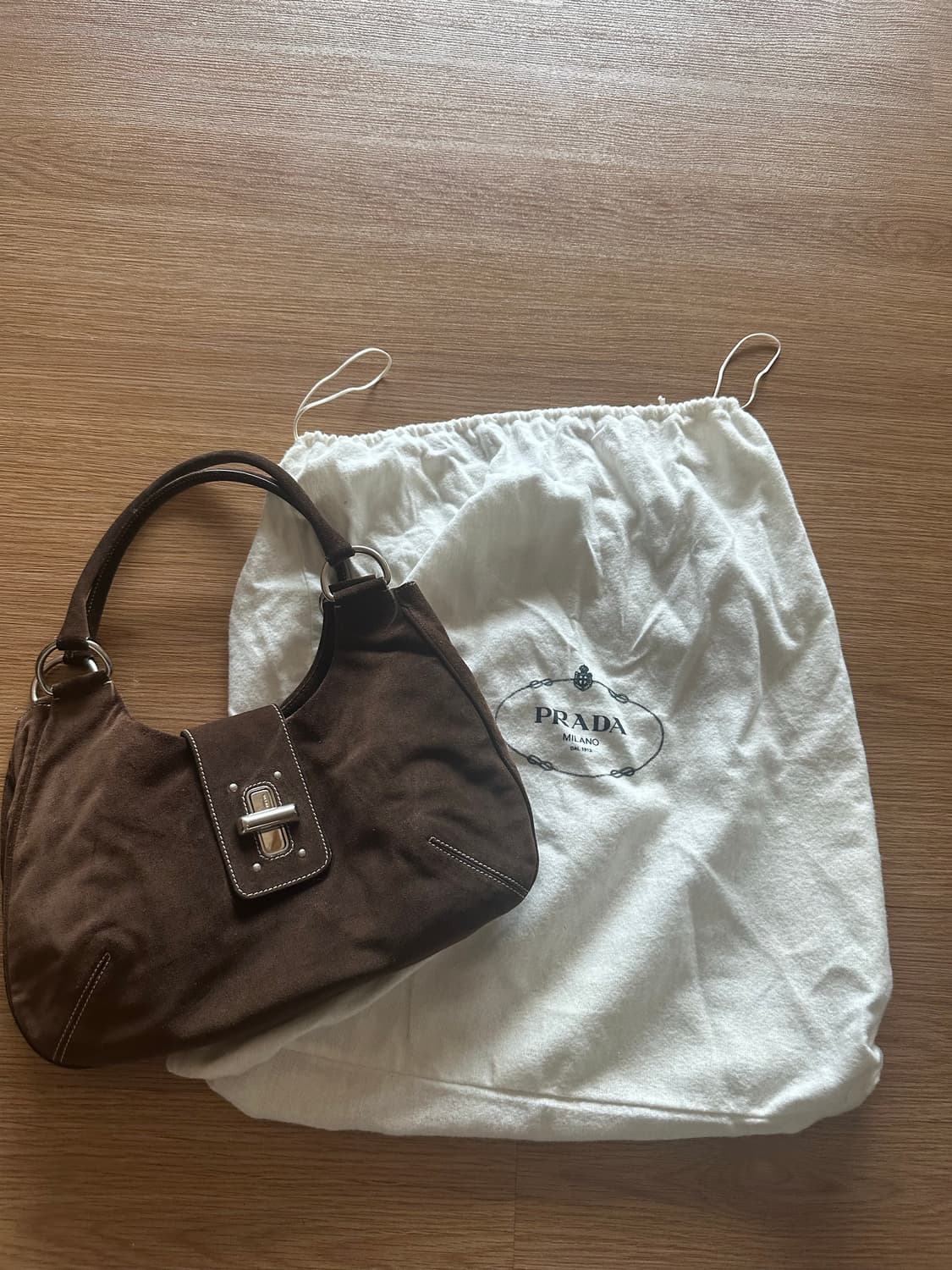 PRADA 스웨이드 브라운 숄더백 상품이미지2