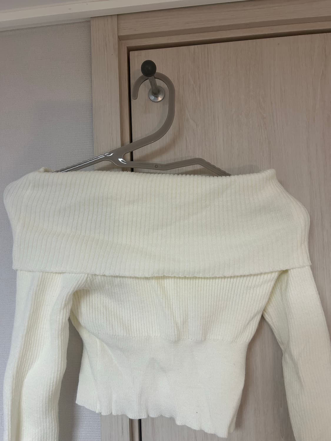 아이보리 셔링 오프숄더 상품이미지2