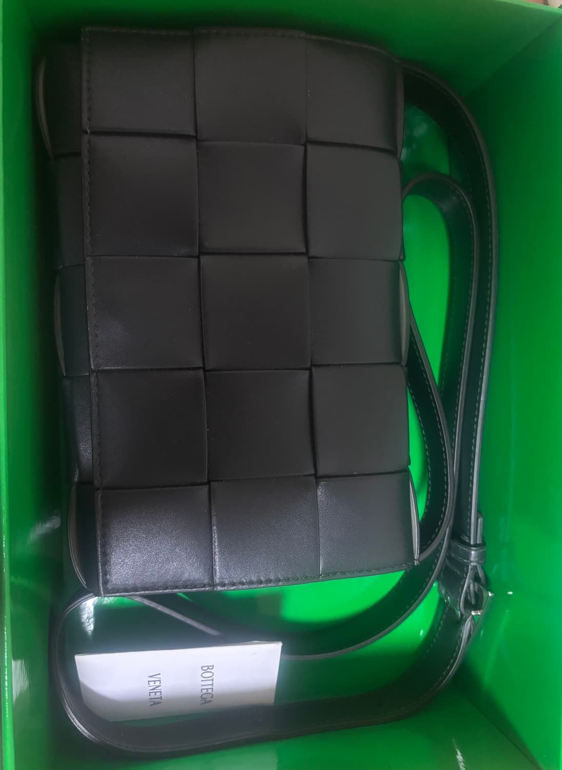 보테가 베네타 카세트백 다크모스 상품이미지1