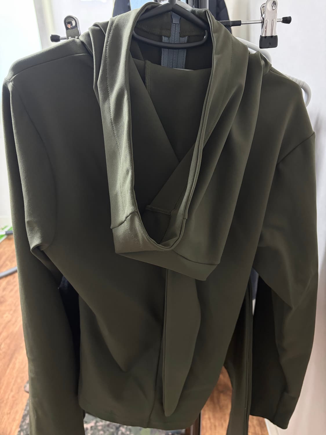 애런 에쉬 타이 후드 상품이미지3