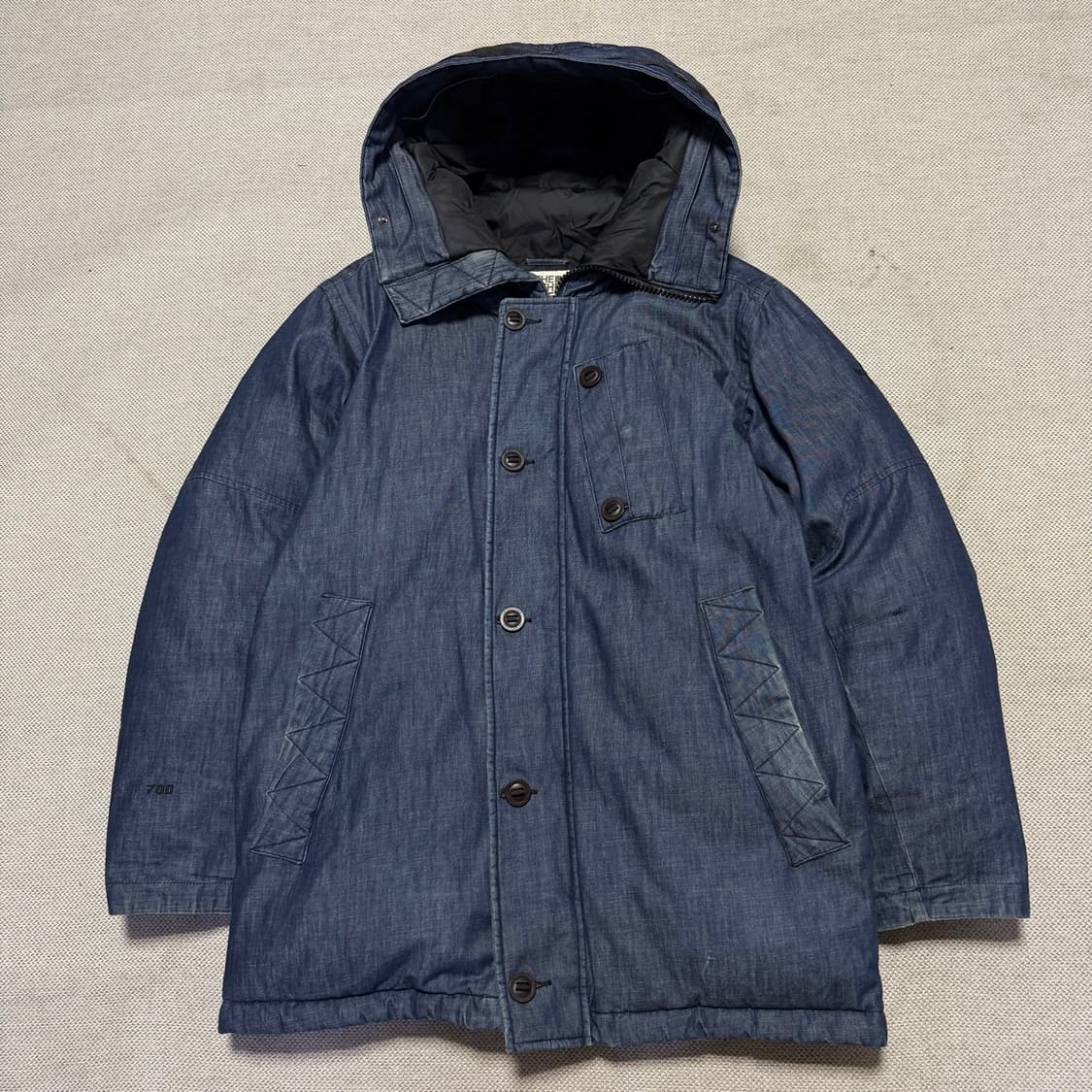 노스페이스 화이트라벨 700 데님 구스다운 패딩 상품이미지1