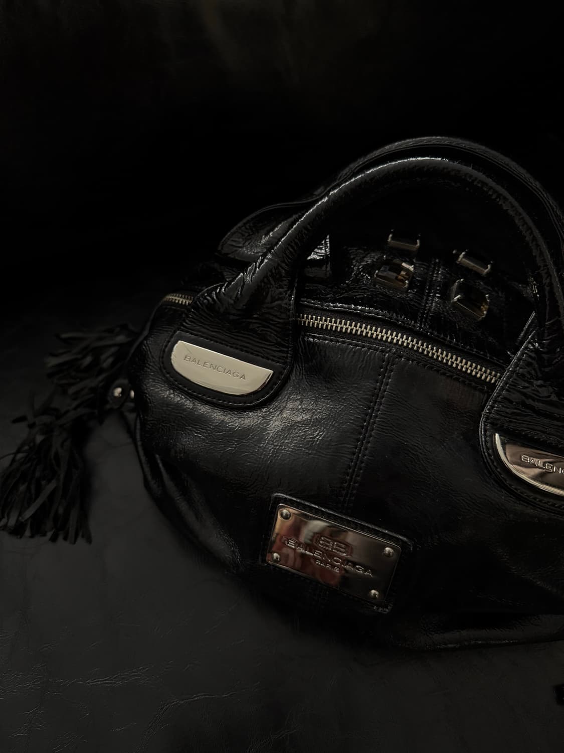 발렌시아가 y2k 스퀘어큐빅 로고플레이트 미니 토트백 상품이미지3