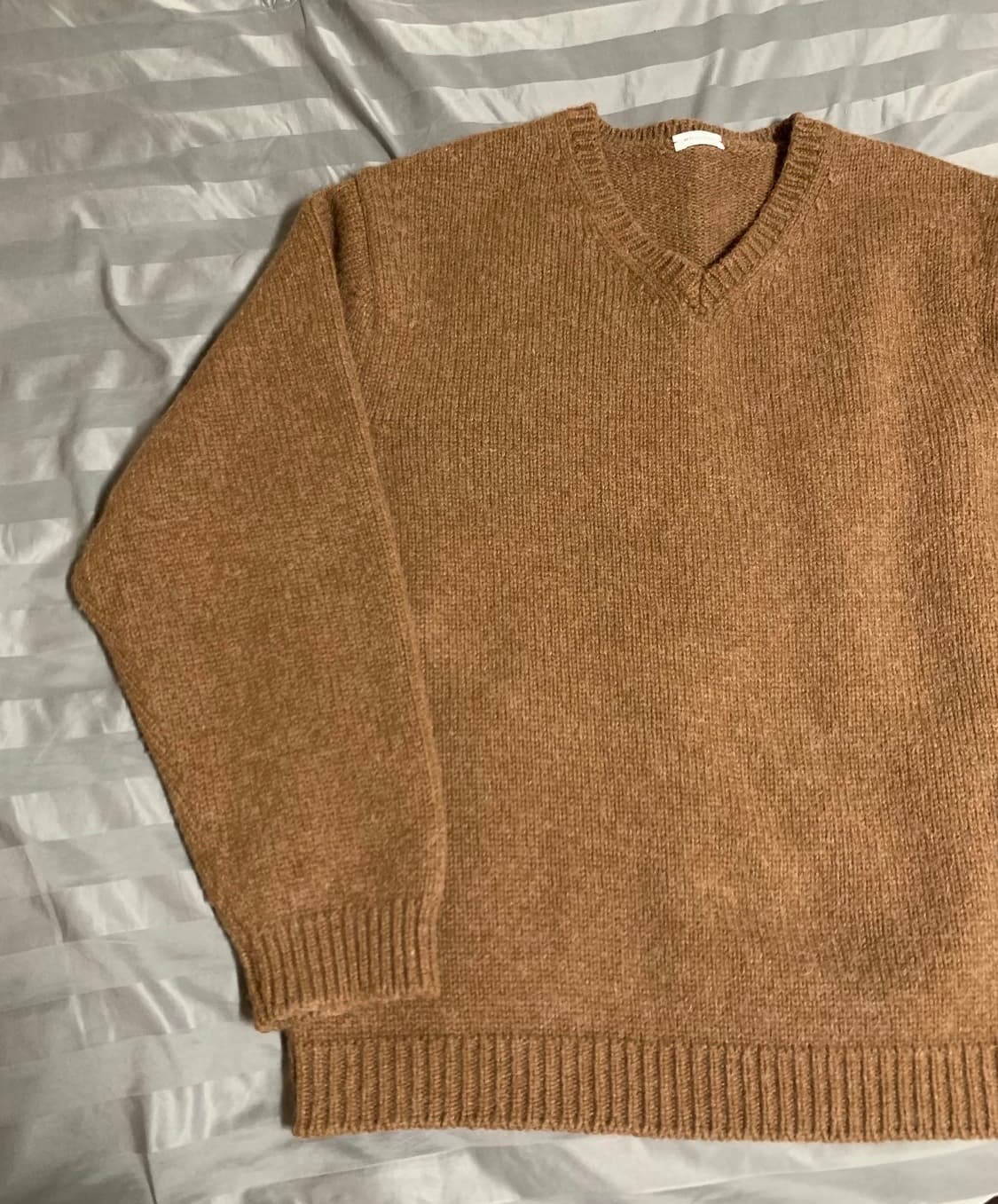 우드비 알파카청키 브이넥 니트 상품이미지2