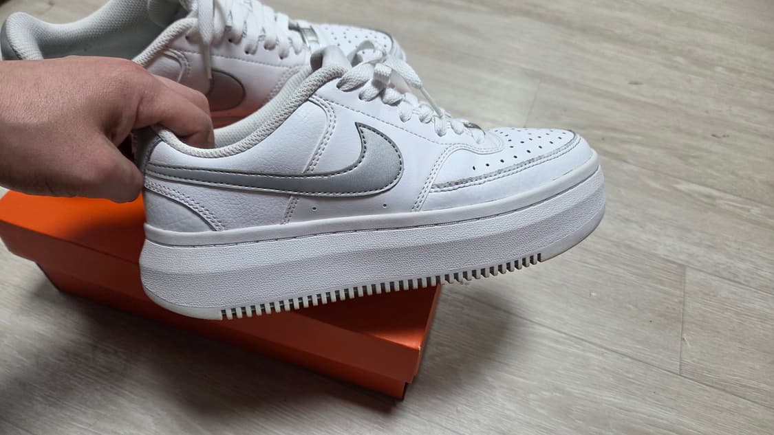 나이키 정품 코트 비전 알타 LTR 화이트 메탈릭 플래티넘 250mm 상품이미지2