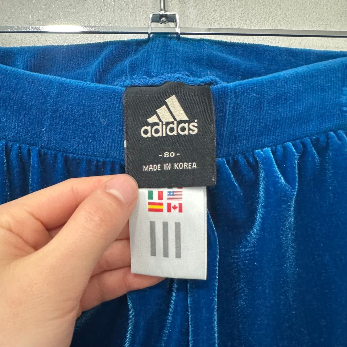 아디다스 벨벳 트레이닝 팬츠 상품이미지3