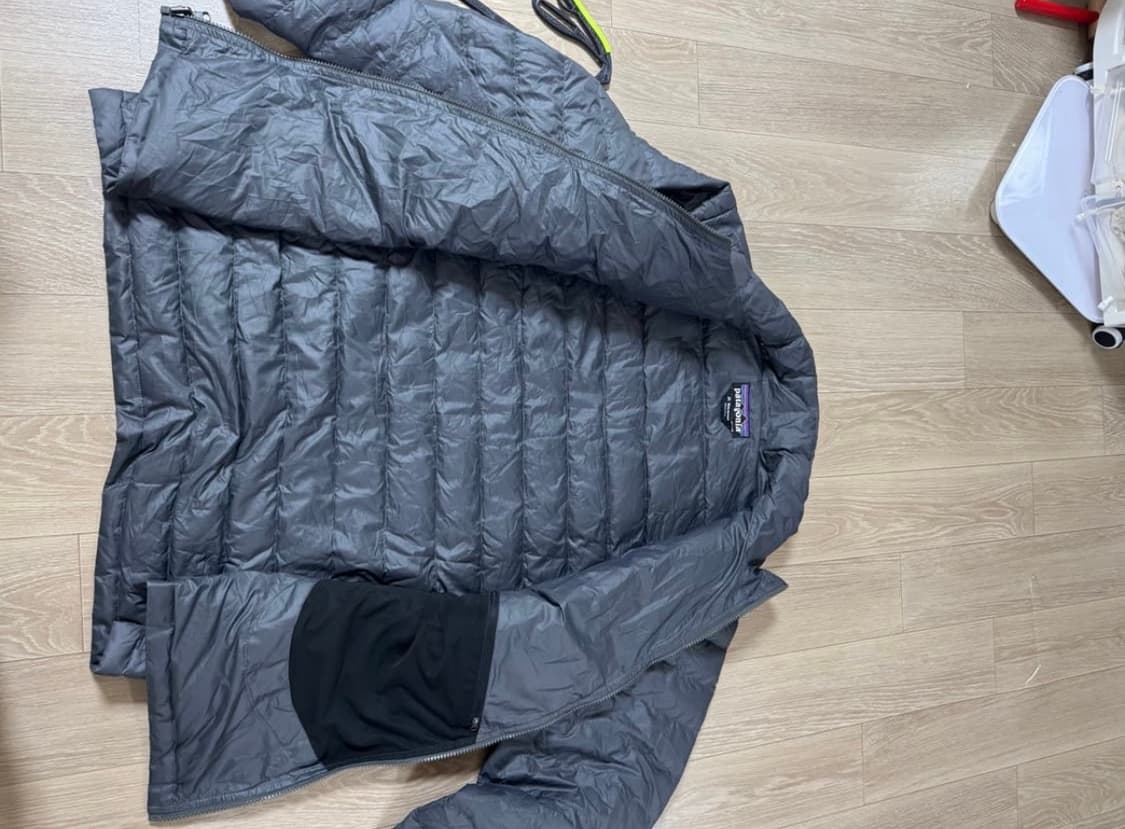 파타고니아 경량패딩 그레이 상품이미지4