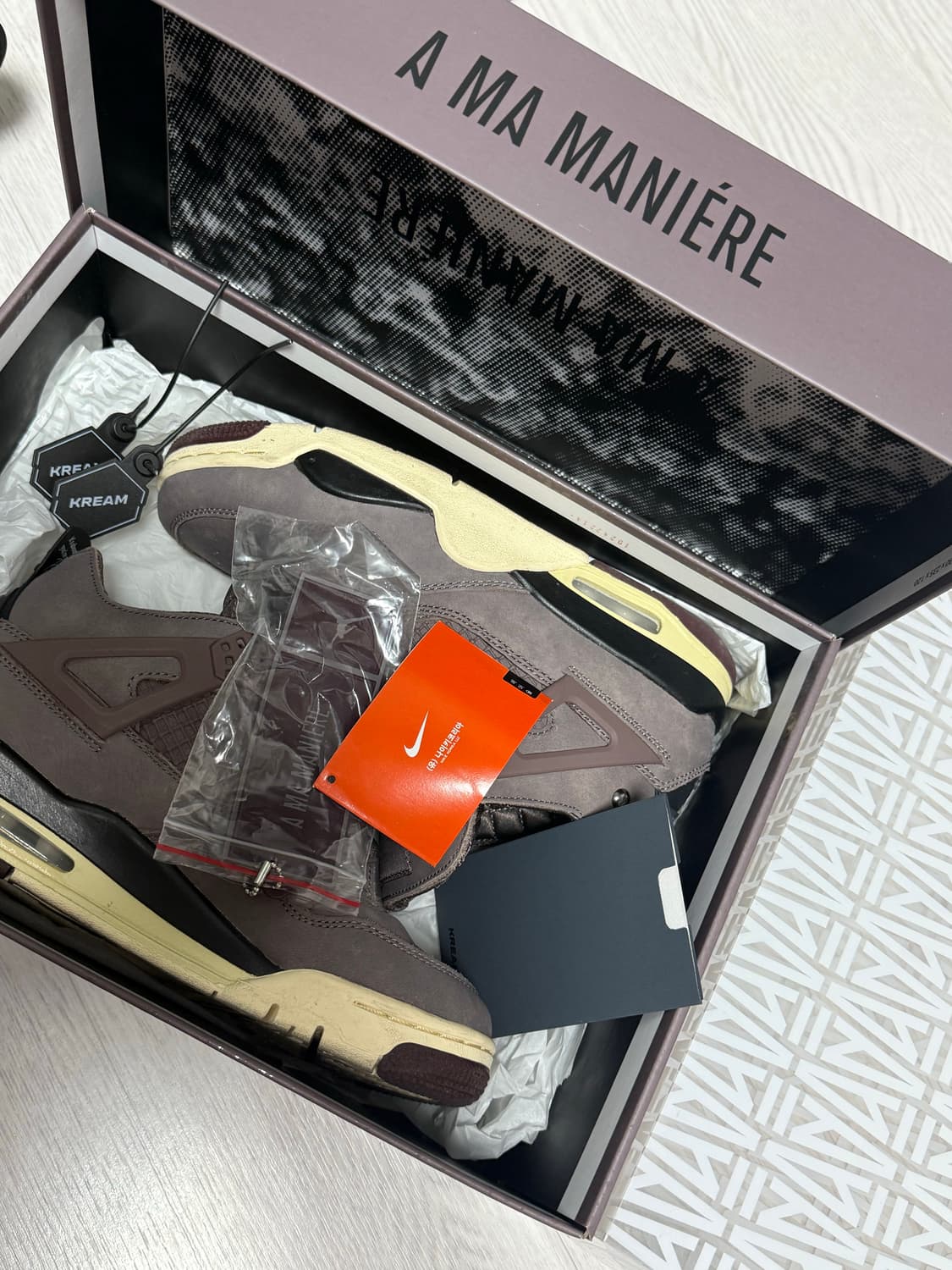 조던4 아 마 마니에르 레트로 바이올렛 250 상품이미지5