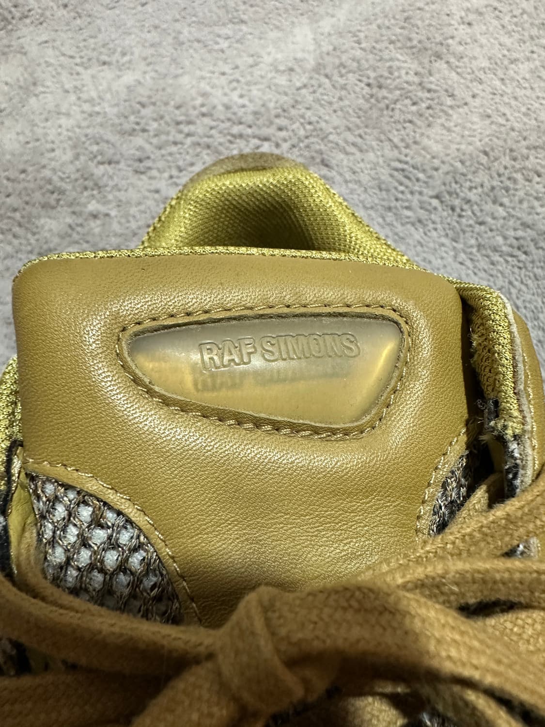 라프시몬스 오즈위고 상품이미지4