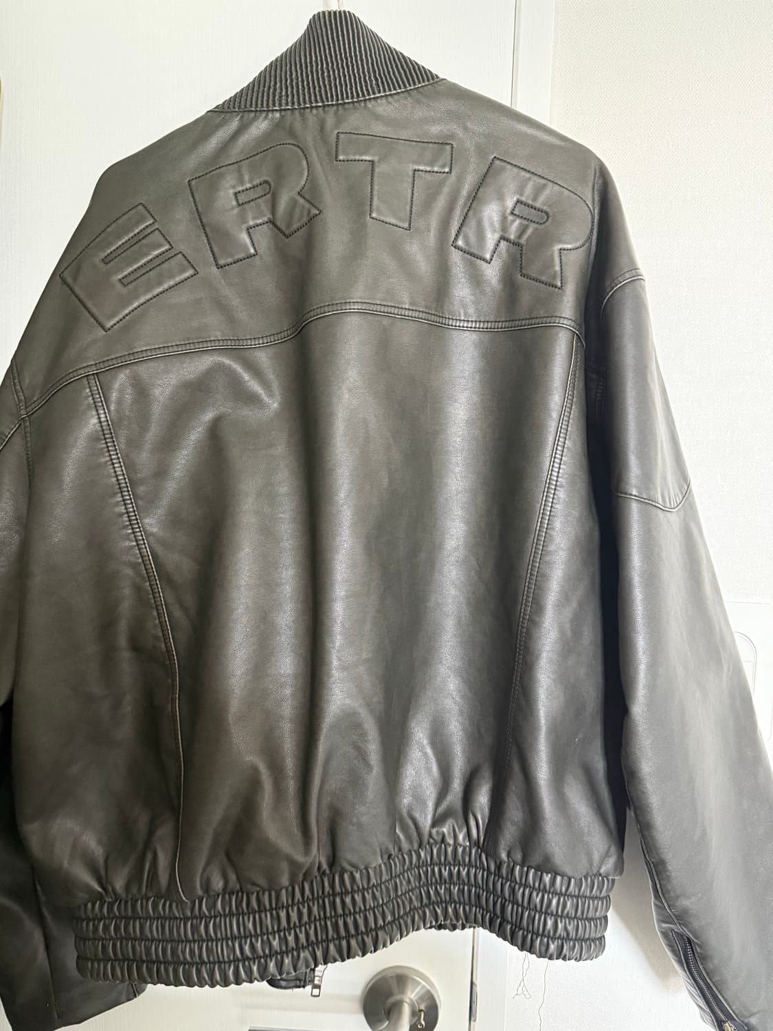 ertr 이알티알 레더 자켓 상품이미지2