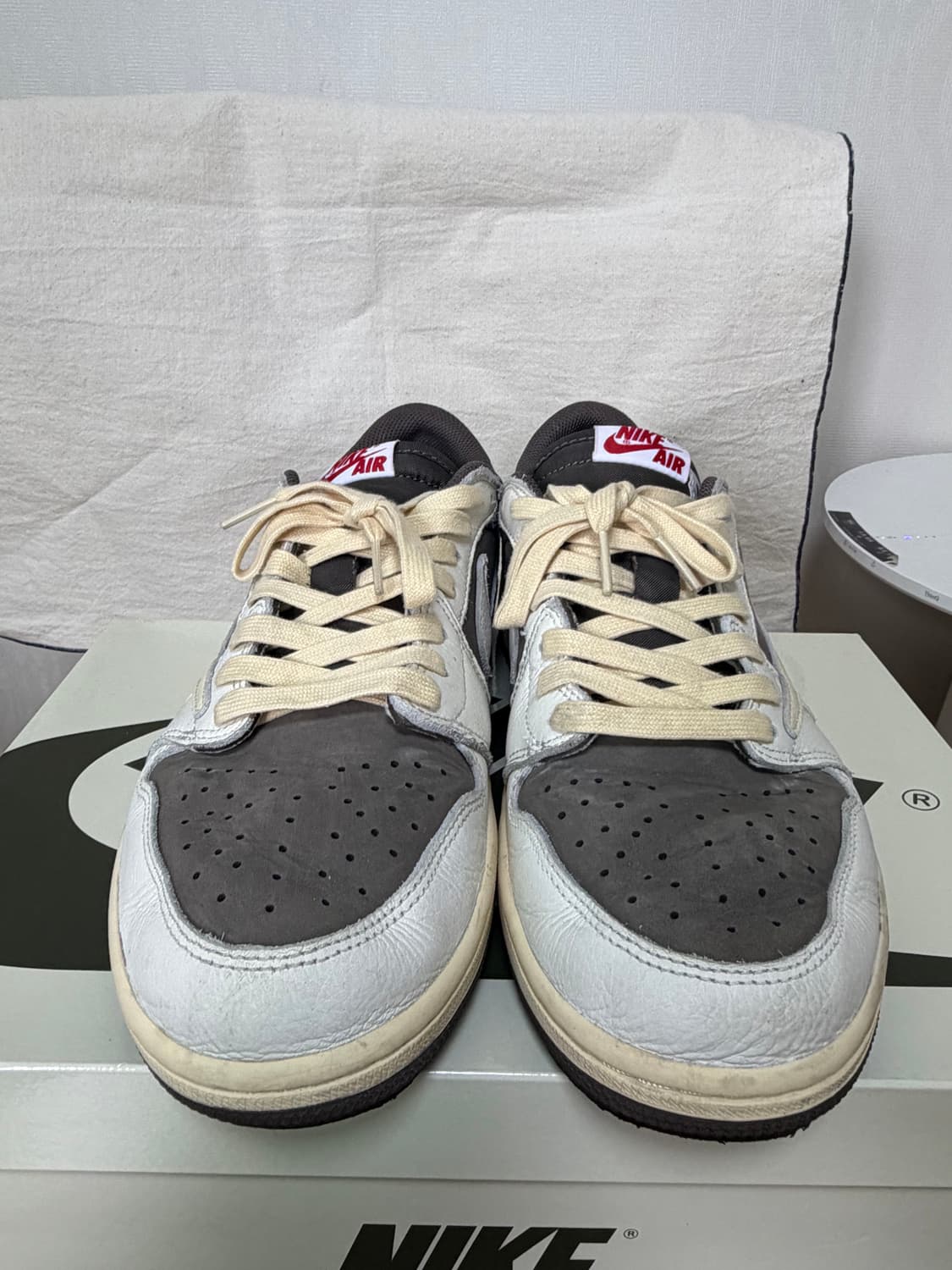 나이키 조던1로우 트래비스스캇 리버스모카 상품이미지1