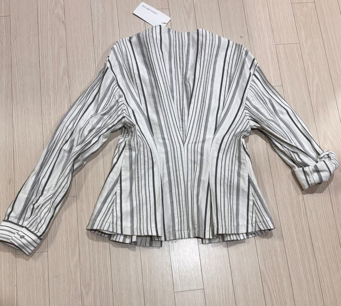 44 55 텍ㅇ 새상품 바네사브루노 정가44만 간절기 자켓 겸 셔츠 마쥬 상품이미지9