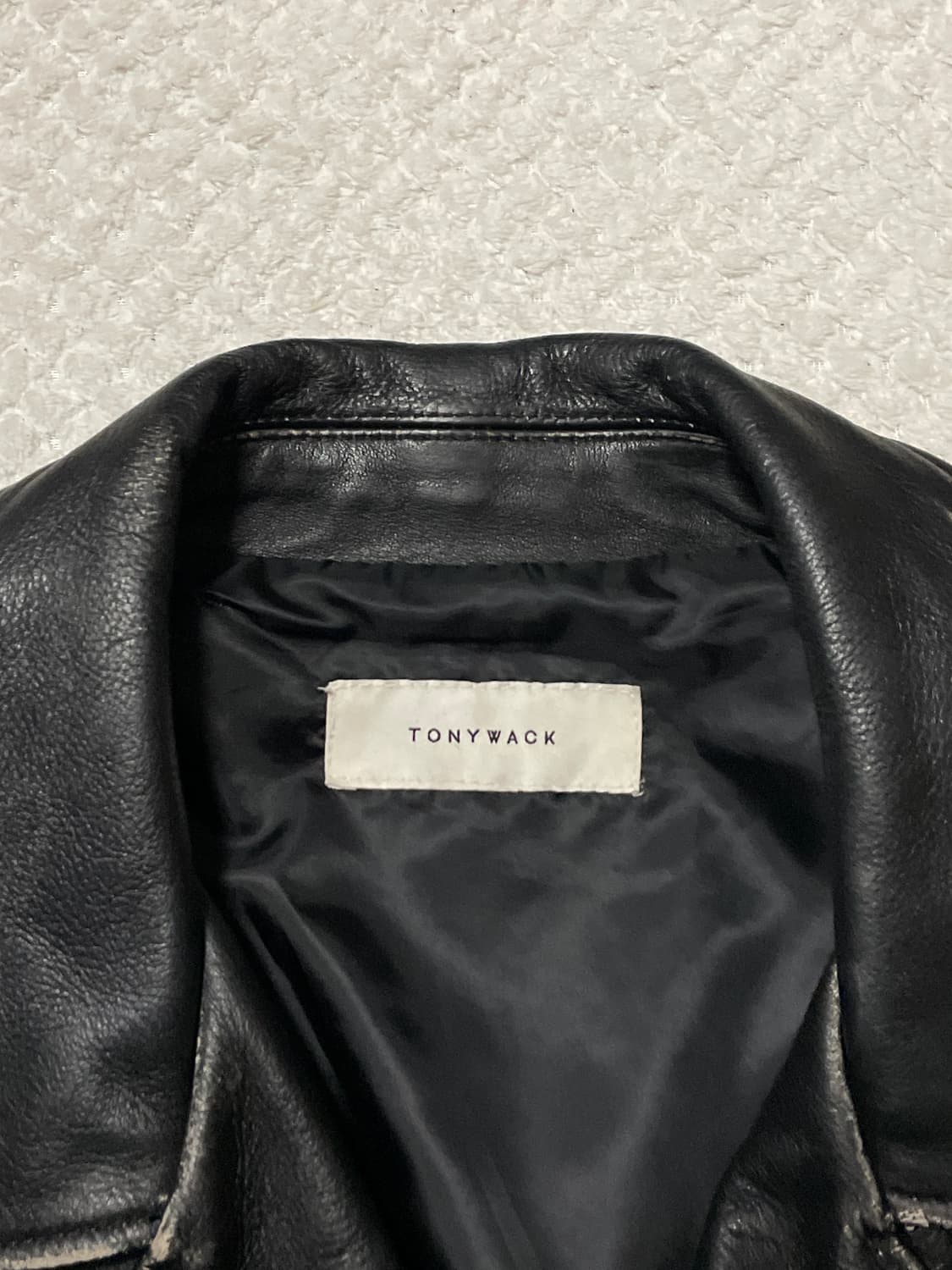 TONYWACK 토니웩 웨스턴 무드 카우라이드 소가죽 데미지드 워싱 레더 상품이미지5