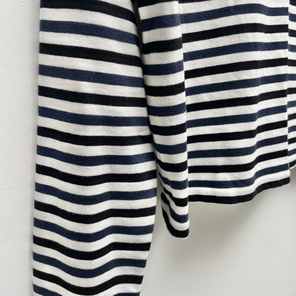 [Moccasom] 모카썸 스트라이프 크롭 긴팔티 스트라이프티 상품이미지3