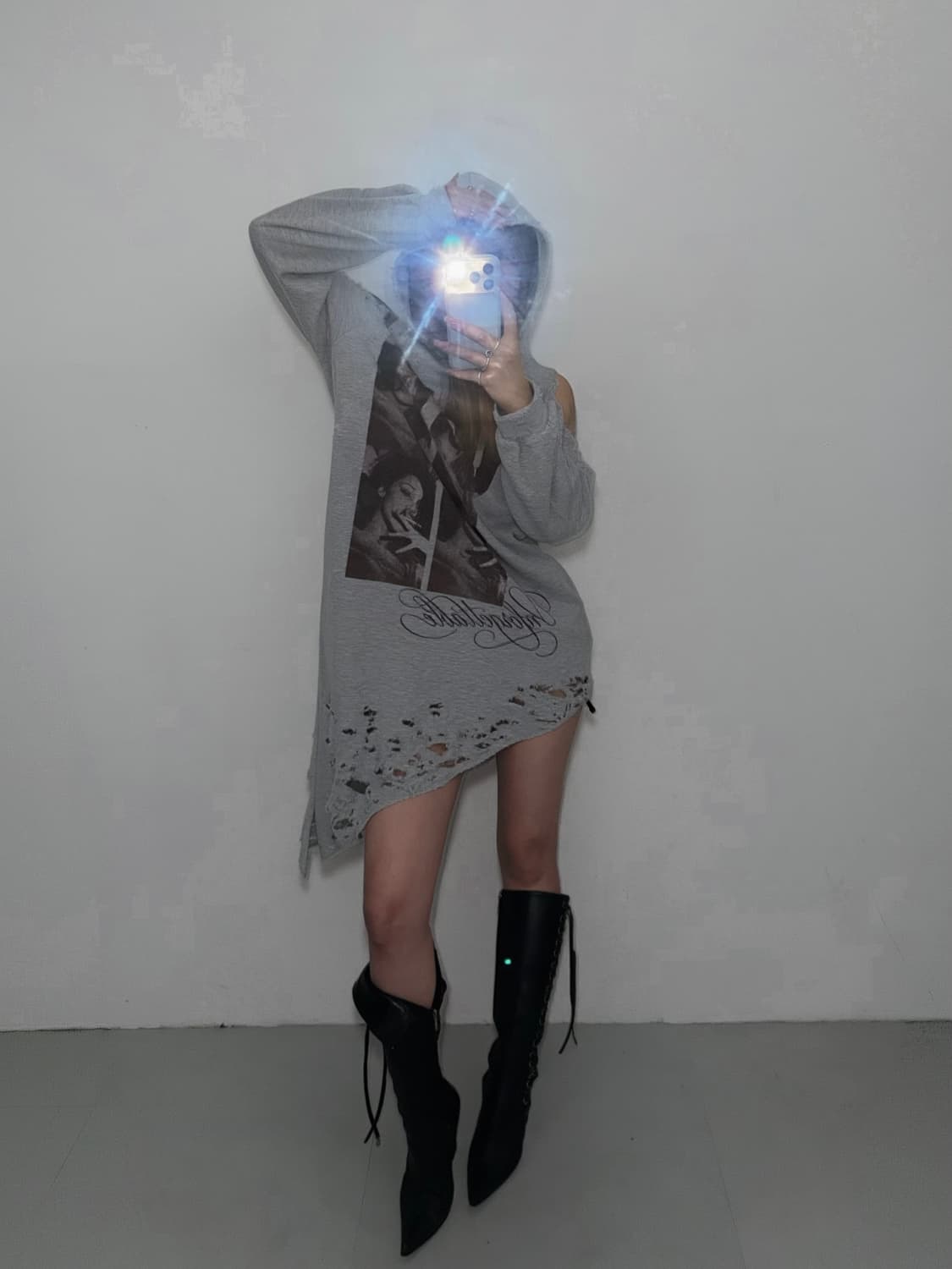 디스트레스 그레이 언발 후드 원피스  상품이미지1