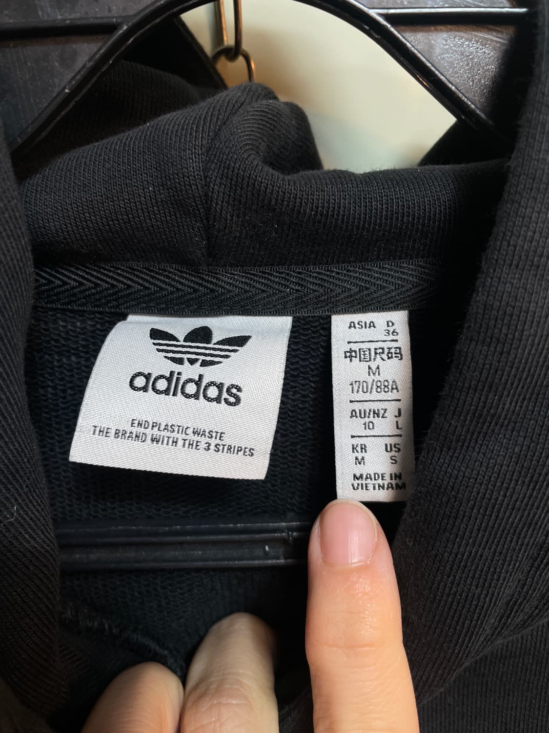 아디다스 블랙로고 크롭후드티 상품이미지7