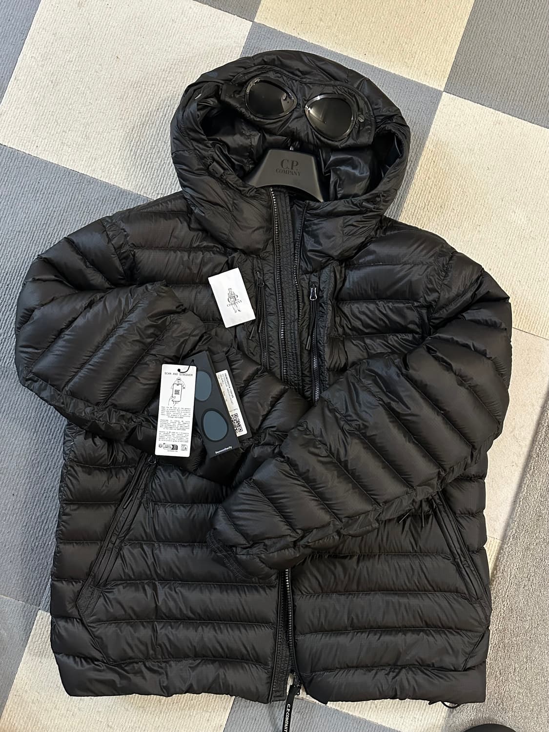 (25FW) CP컴퍼니 dd쉘 고글 다운 자켓 판매합니다 상품이미지1