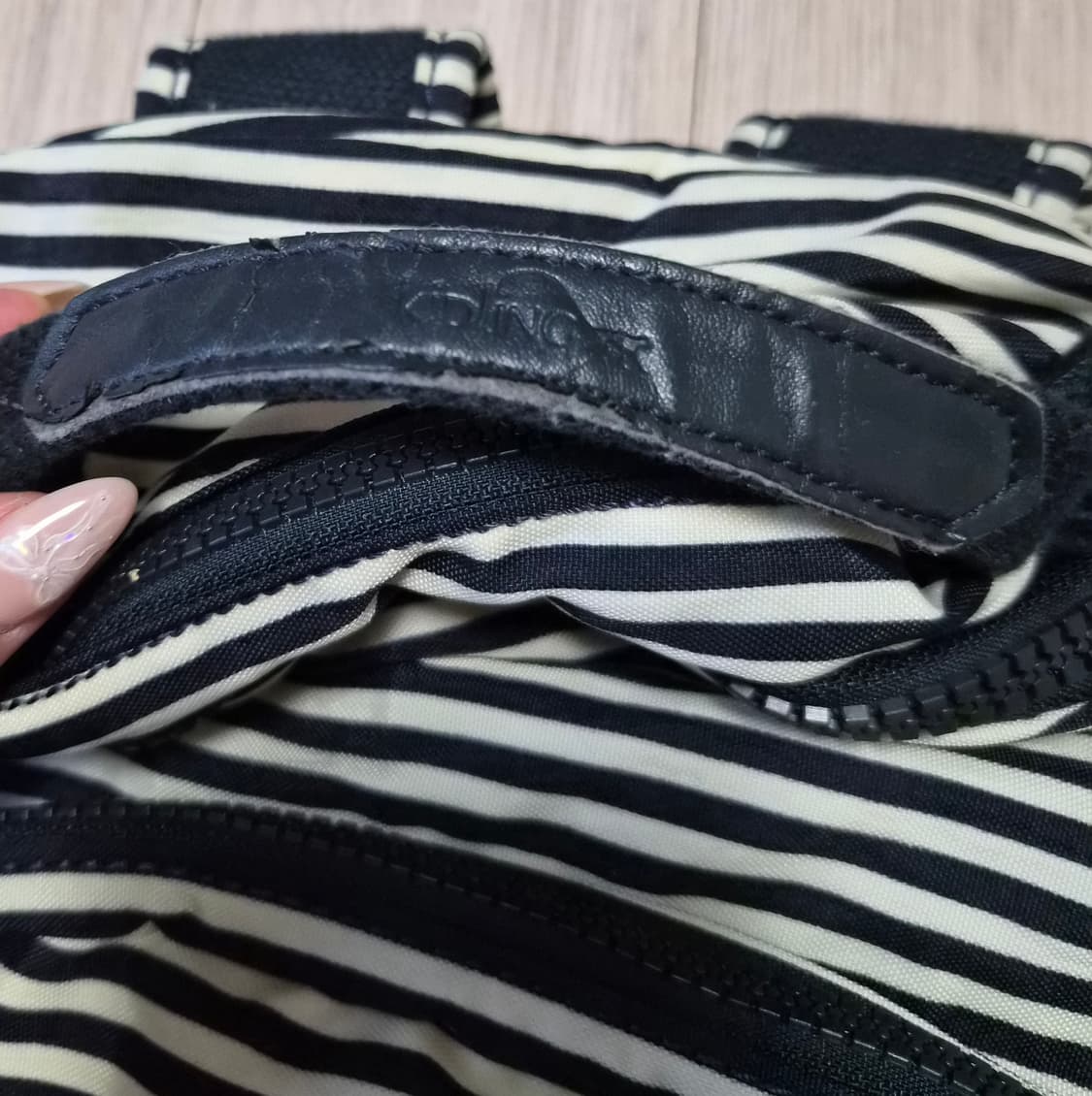 키플링 네이비 스트라이프 백팩 상품이미지4