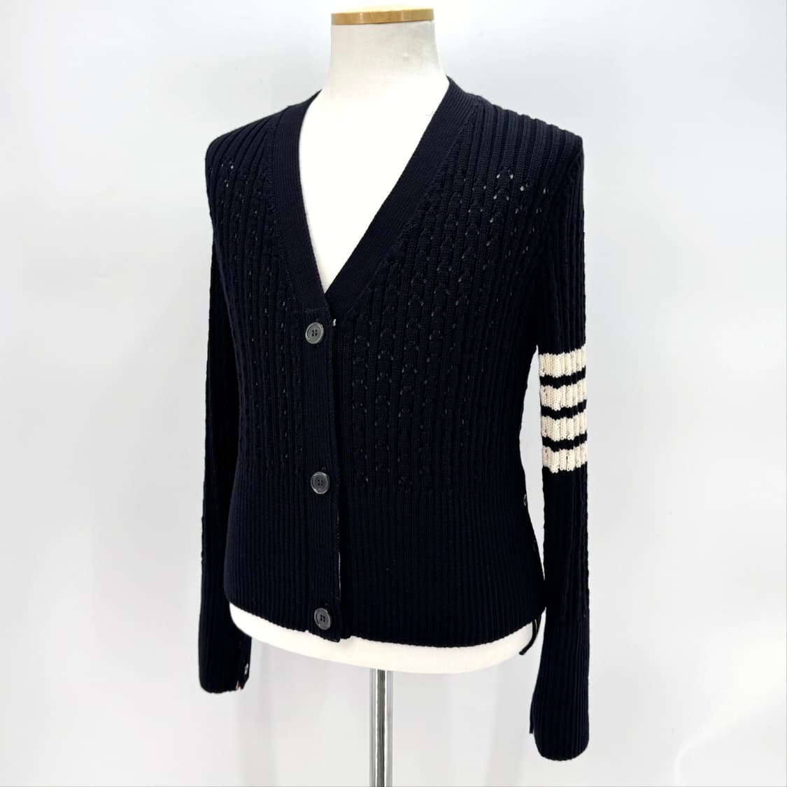 [36사이즈] 톰브라운 사선완장 울 가디건 네이비 (FKC557A) 상품이미지4