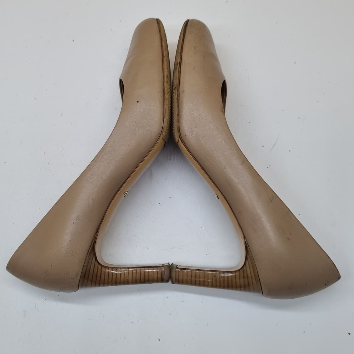 페라가모 펌프스힐6.5 240 굽7. 상품이미지5