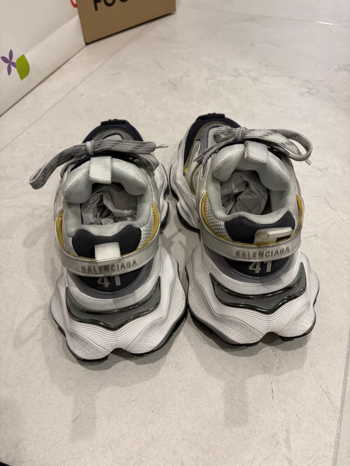 발렌시아가 카고 스니커즈 화이트 그레이 41 상품이미지2