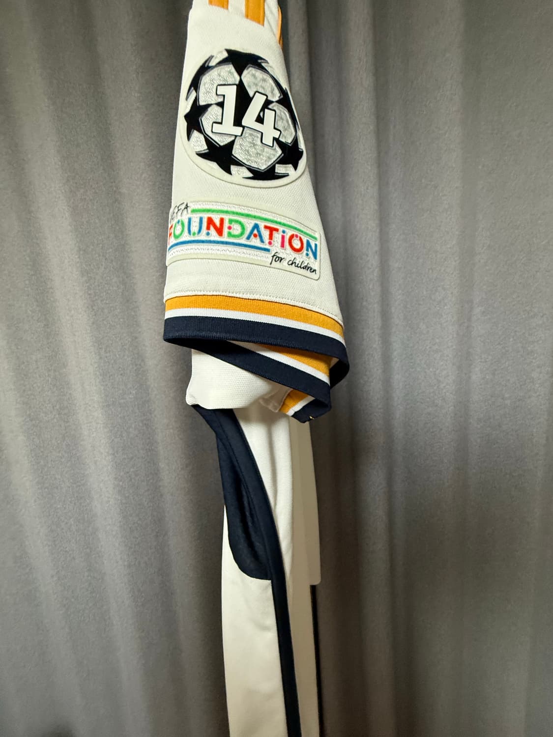 아디다스 23-24 레알 챔스 벨링엄 어센틱 유니폼  상품이미지3