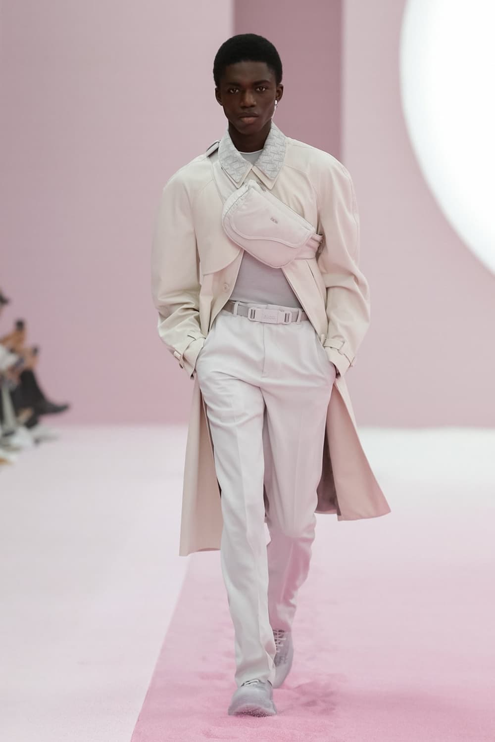 디올 트렌치코트 상품이미지1