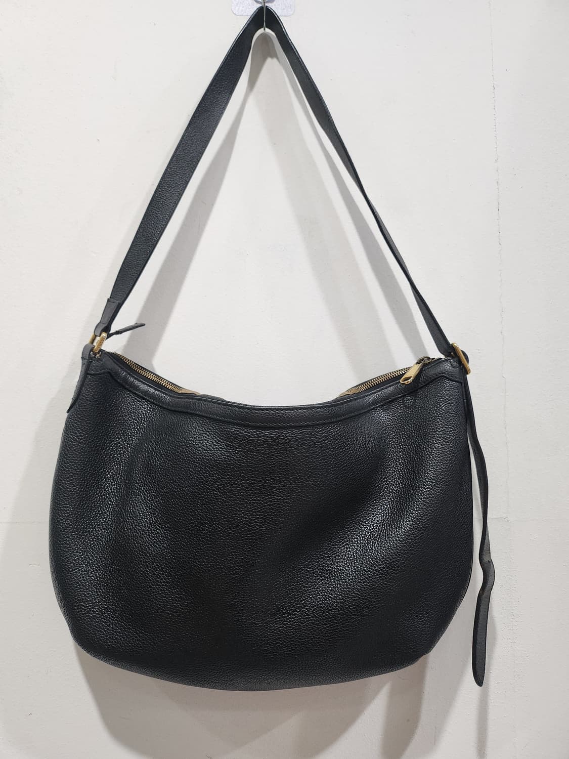 구찌 로고 크로스 블랙 정품 상품이미지2