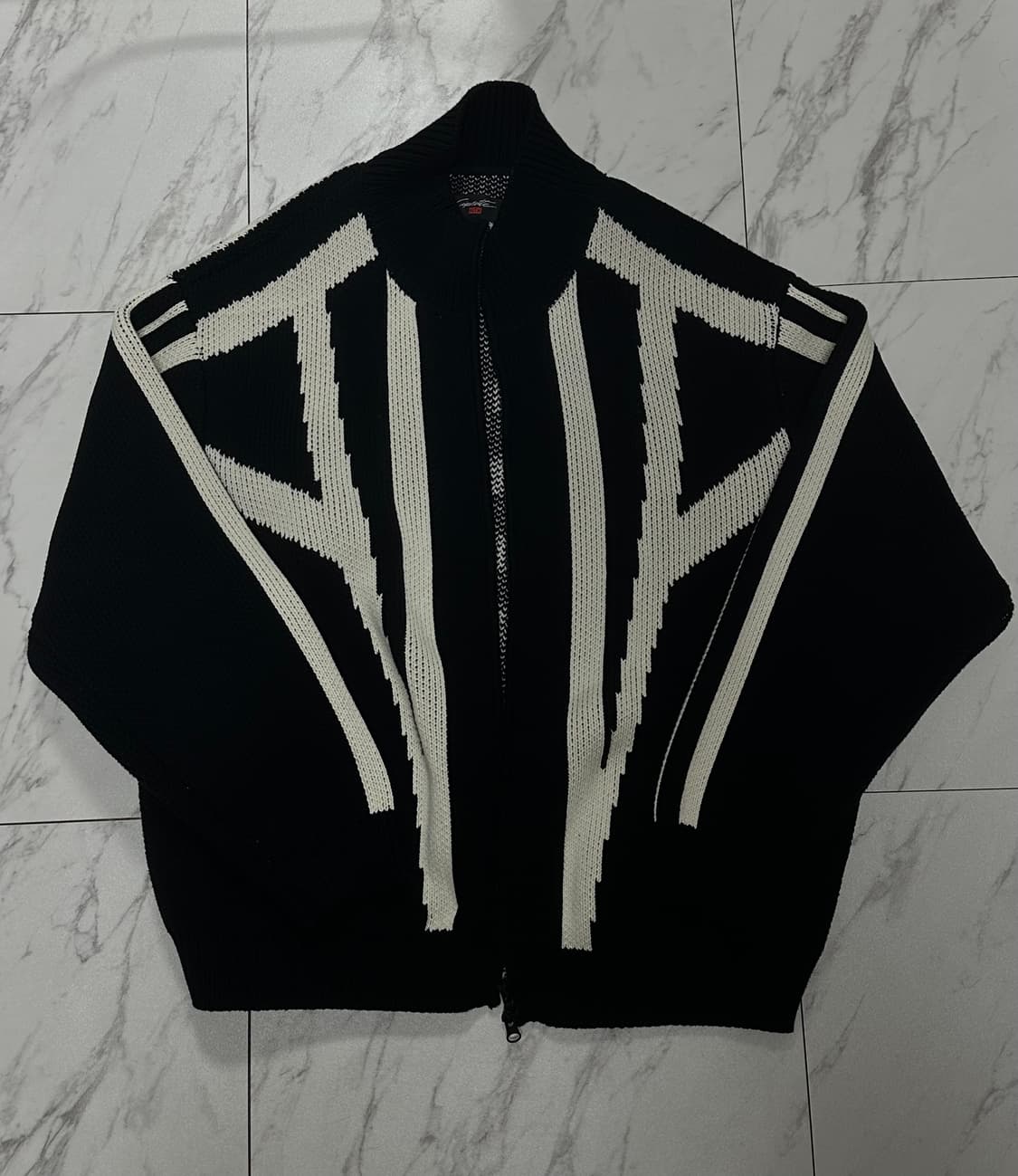 Kith & Cigaratte racing 콜라보 헤비니트 집업 상품이미지3