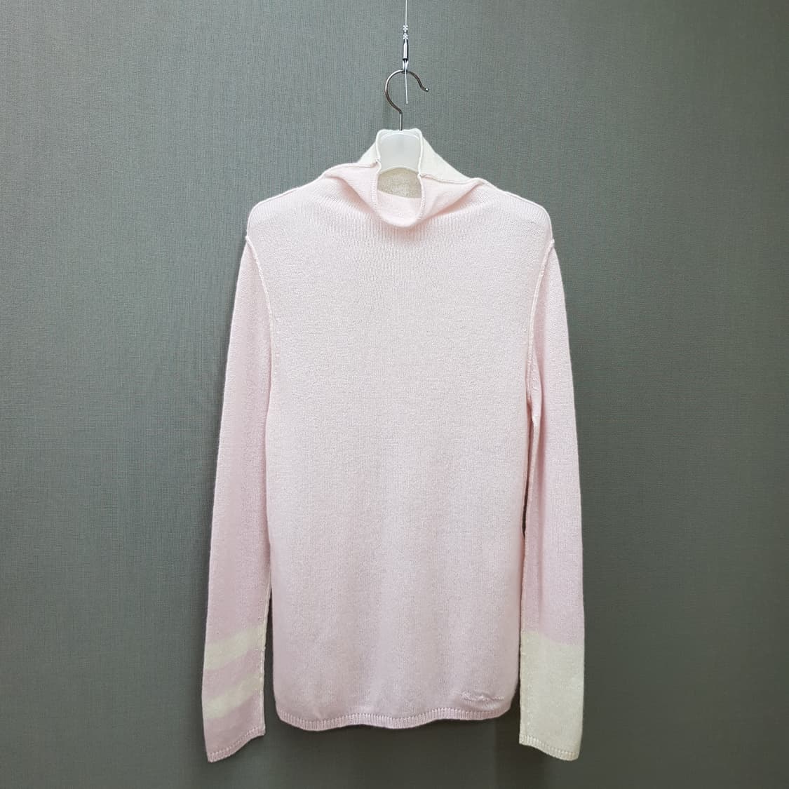 손정완 2021 배색 캐시미어 100 하이넥 니트 55사이즈 상품이미지1