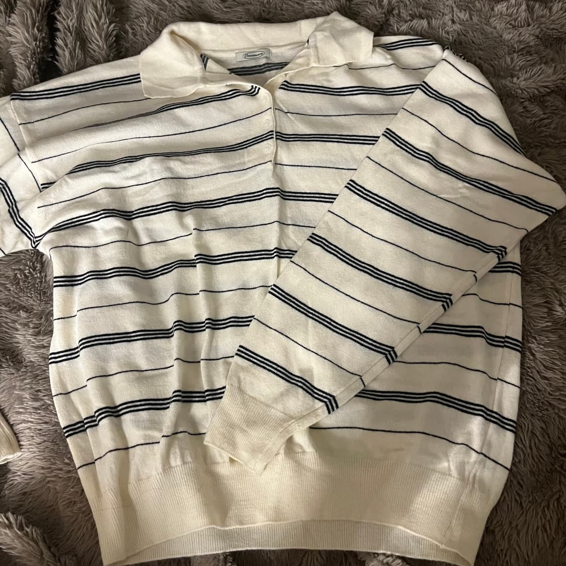 스트라이프 카라 니트 상품이미지1