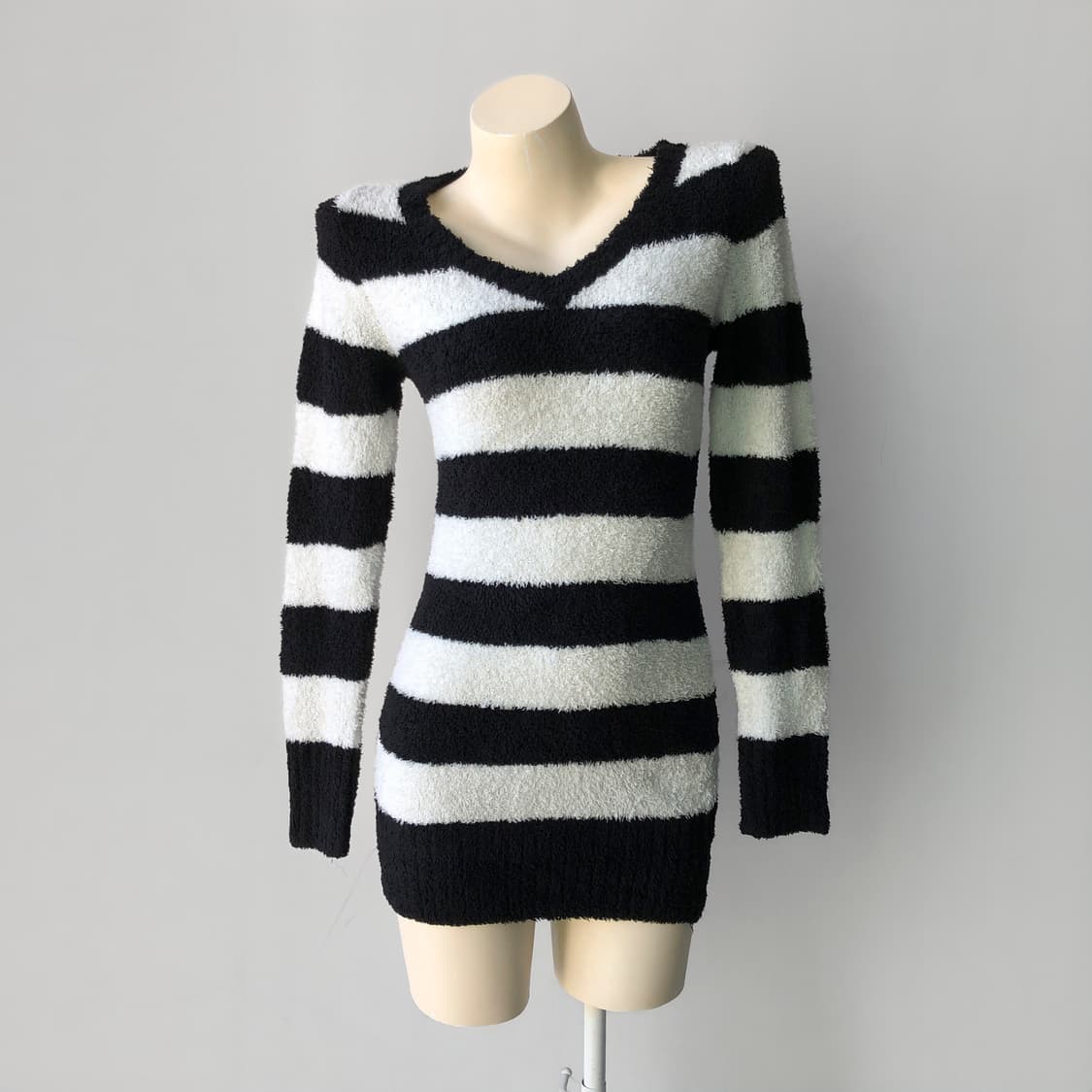 블랙 스트라이프 소프트 니트 원피스 상품이미지1